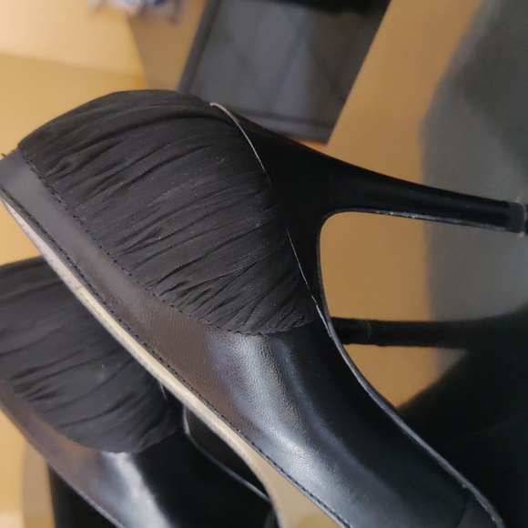 Nine West Black Pumps With Sheer Bow And Sheer Detail On Back Of Shoes - Picture 4 of 12